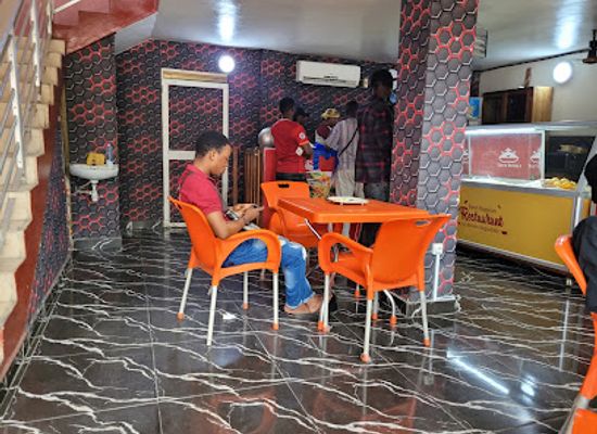 benin/ganvie-village/restaurant/tasty-royale