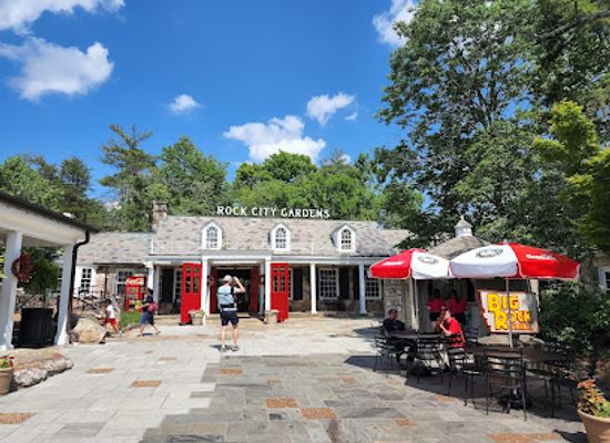 tennessee/lookout-mountain/restaurant/rock-city-s-big-rock-grill