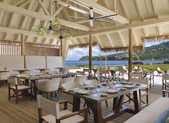 dominica/hampstead-beach/restaurant/kweyol-beach-cafe
