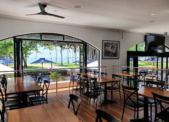 australia/northern-queensland/restaurant/seaview-hotel
