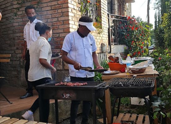 ethiopia/kaffa/restaurant/olive-and-bread-kebena
