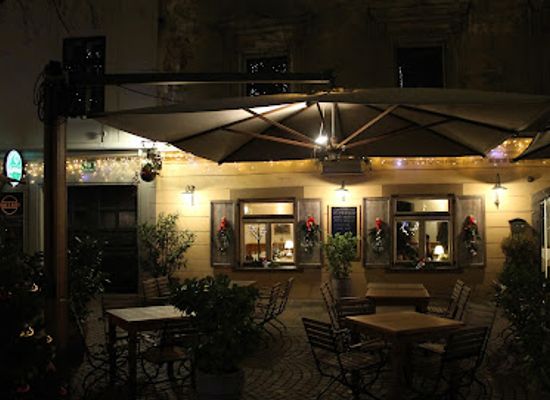 slovenia/inner-carniola/restaurant/vino-ribe
