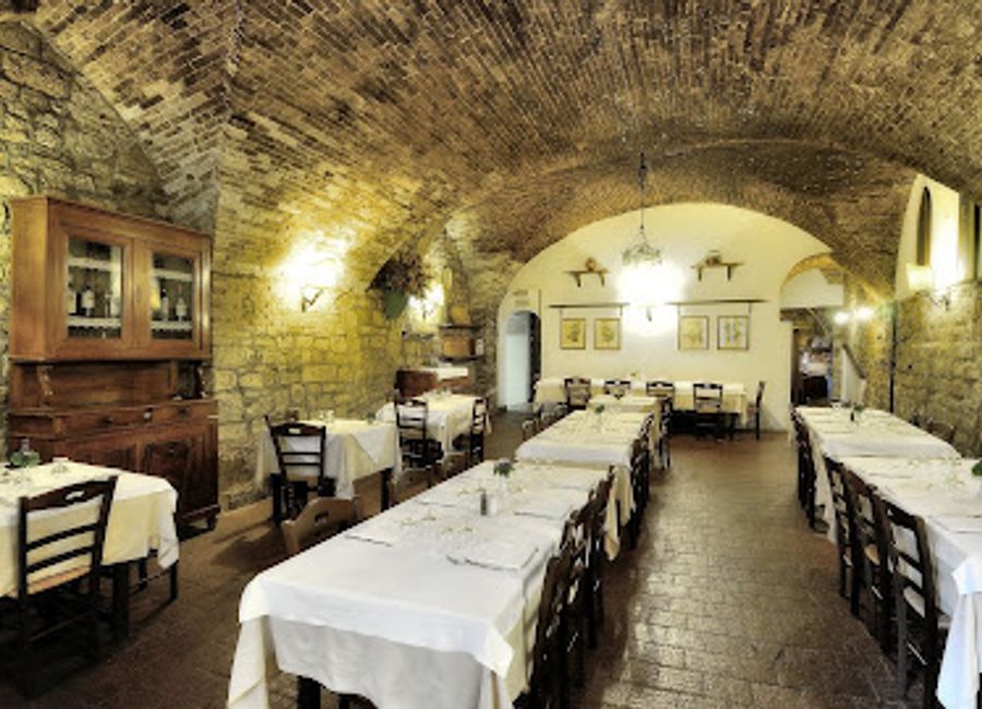 Experience the essence of Italy at Ristorante IL CANTINONE in Perugia - where authentic flavors meet warm hospitality.