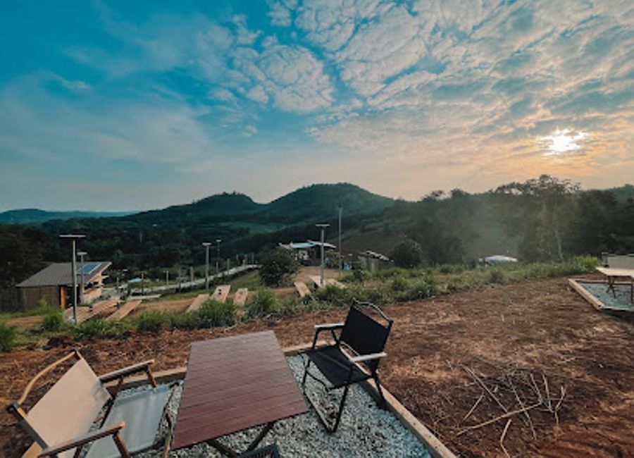 Discover authentic Thai cuisine at Feels Good Loei - a culinary haven blending local flavors with vibrant ambiance.