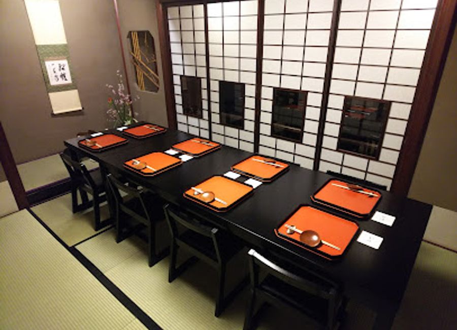 Experience exquisite Kaiseki dining at Kifune in Kanazawa – where tradition meets flavor in every beautifully crafted dish.
