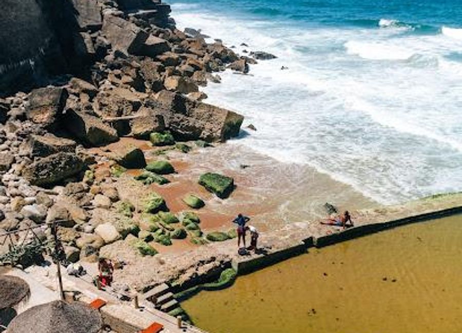 Experience exquisite seafood dining with stunning ocean views at Restaurante Azenhas do Mar in beautiful Colares.