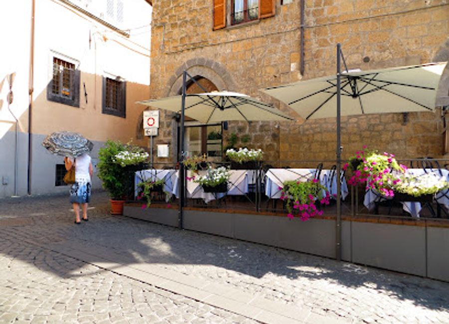 Experience authentic Italian cuisine at Ristorante Il Giardino da Giovanni in Orvieto – where tradition meets taste.