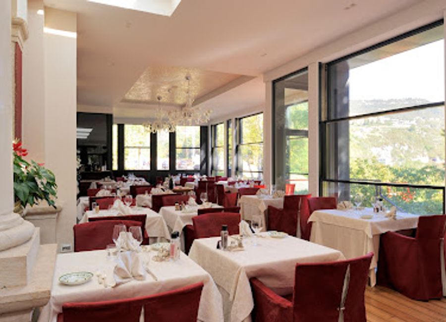 Experience authentic Italian cuisine at Ristorante Villa Madruzzo in Cognola—where exquisite flavors meet stunning scenery.