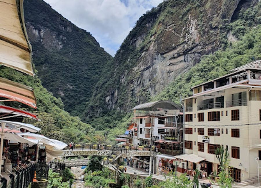 Experience authentic Peruvian cuisine paired with exquisite craft beers at Mapacho Craft Beer Restaurant in Cusco.