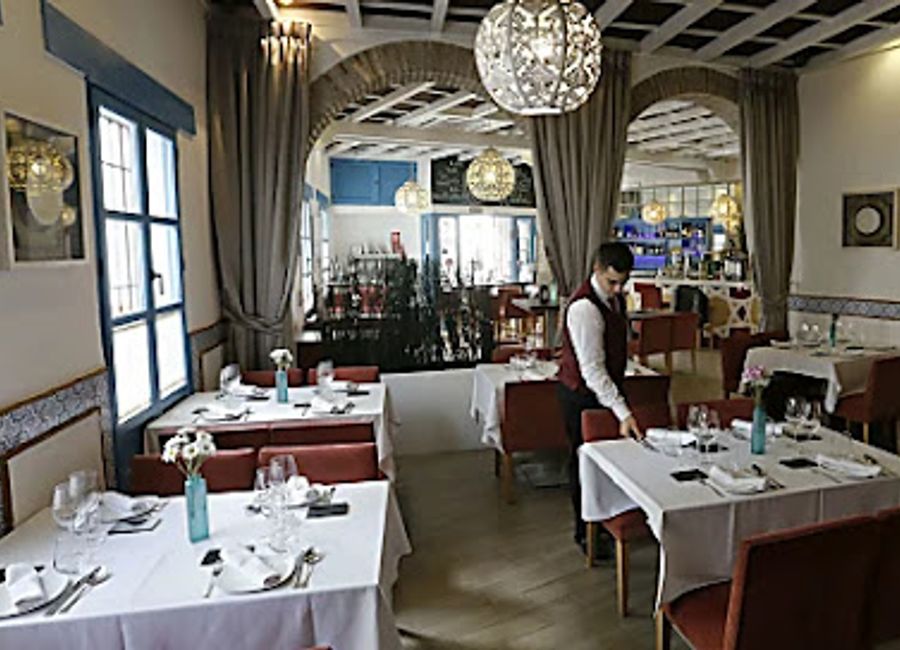 Experience the essence of Spanish cuisine at El Traga, where tradition meets innovation in every dish.