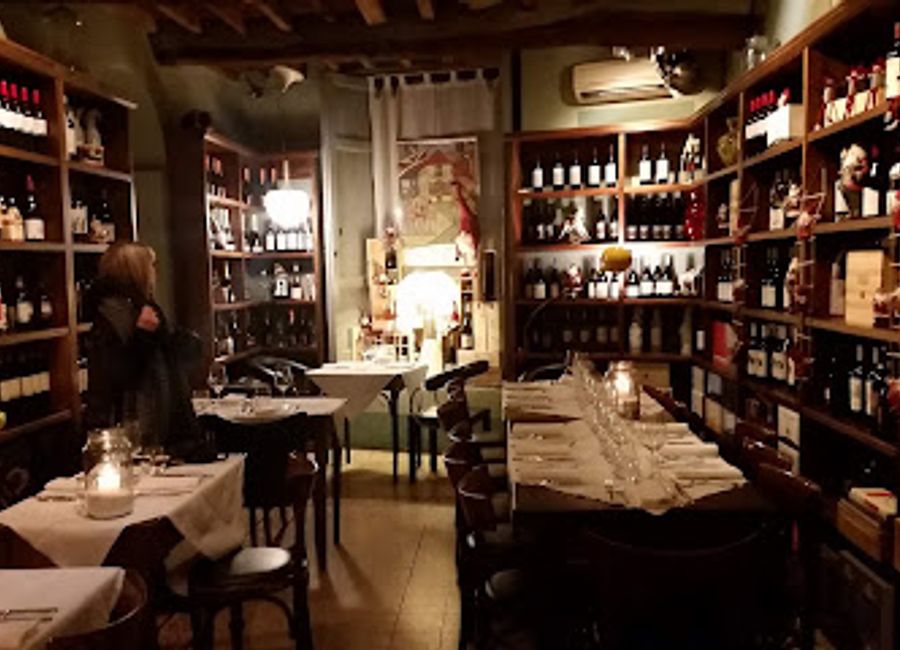 Experience authentic Tuscan flavors at Osteria Miranda, an Italian restaurant in Lucca known for its delicious homemade dishes and warm ambiance.