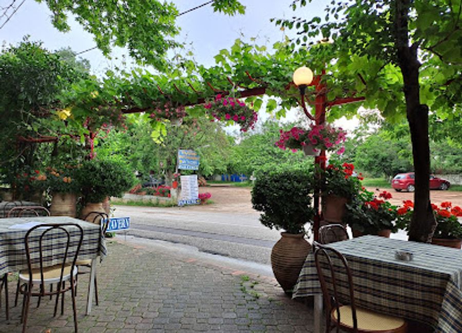 Discover authentic Greek flavors at Meteora Vavitsas Restaurant, set against the breathtaking backdrop of Meteora's majestic cliffs.