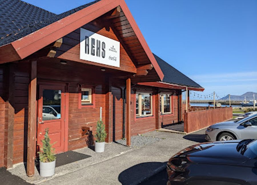 Experience authentic Icelandic cuisine at Reks in Ólafsvík—where fresh ingredients meet traditional flavors in a cozy coastal setting.