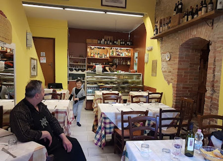 Discover authentic Italian flavors at Bottega Dei Priori in Perugia—where tradition meets culinary excellence.