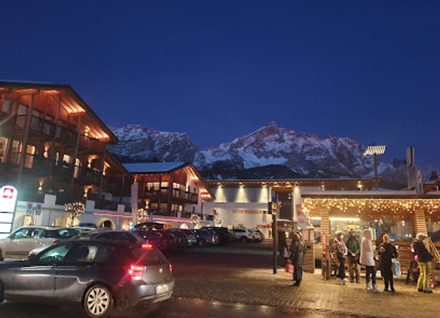 Discover culinary excellence at Glam's Alta Badia – where local flavors meet breathtaking mountain views in South Tyrol.