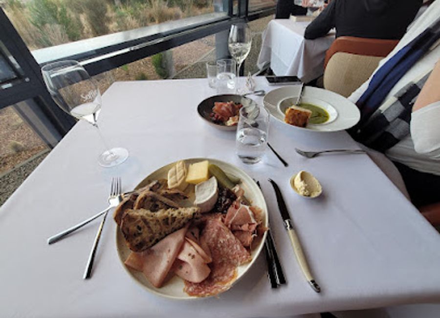 Experience exceptional dining with locally sourced ingredients at Palate in beautiful Coles Bay, Tasmania.