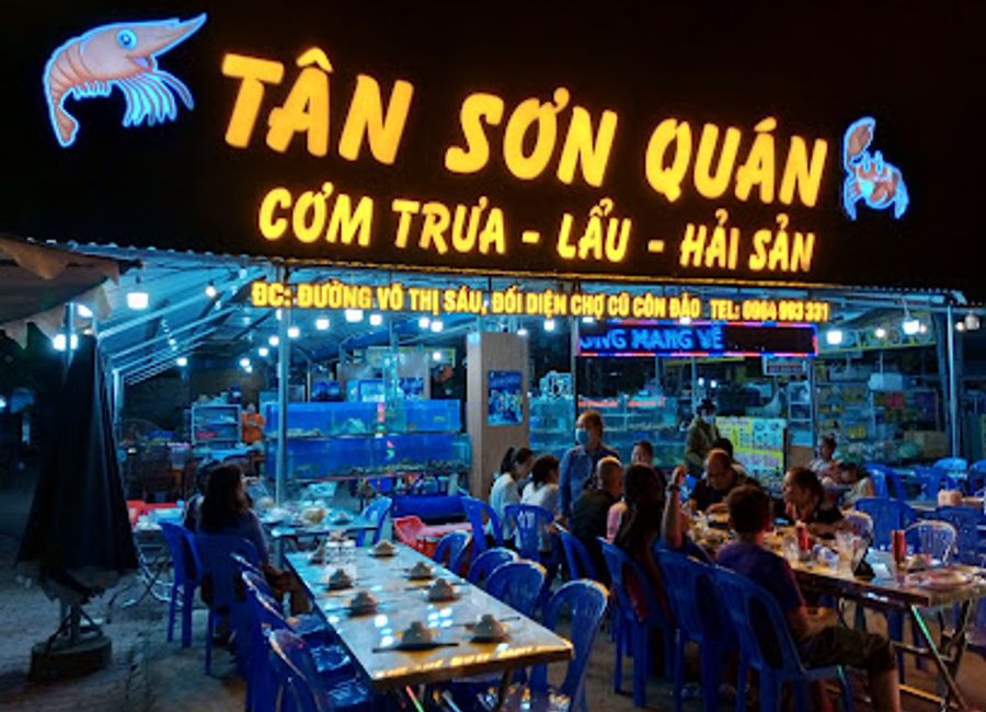 Discover Tân Sơn Quán: A top seafood destination in Côn Đảo offering fresh flavors and stunning coastal views.