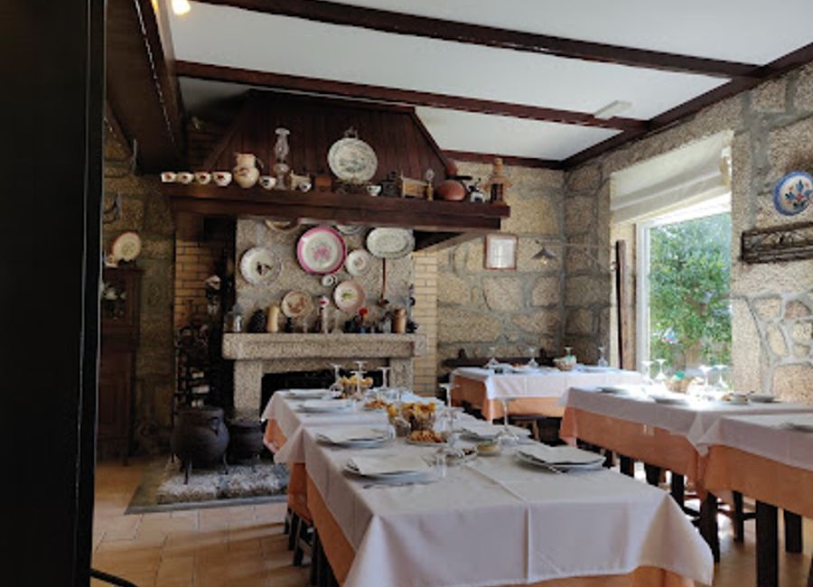 Experience authentic Portuguese cuisine at Saber ao Borralho in Arcos de Valdevez - a must-visit culinary destination.