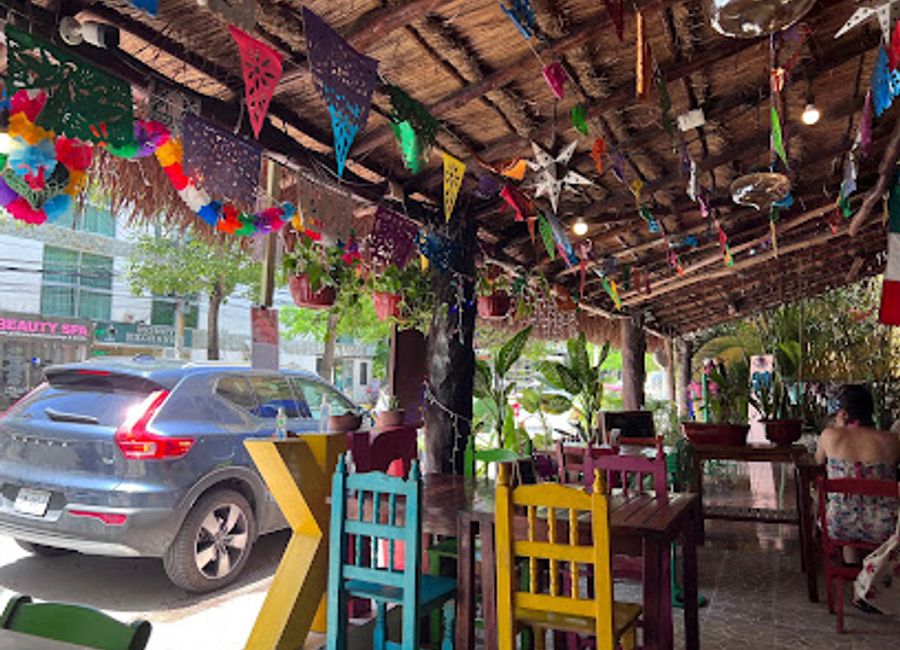 Discover delicious Mexican cuisine and fresh seafood at Pik Nik Playa – where every bite is a celebration of flavor in beautiful Playa del Carmen.