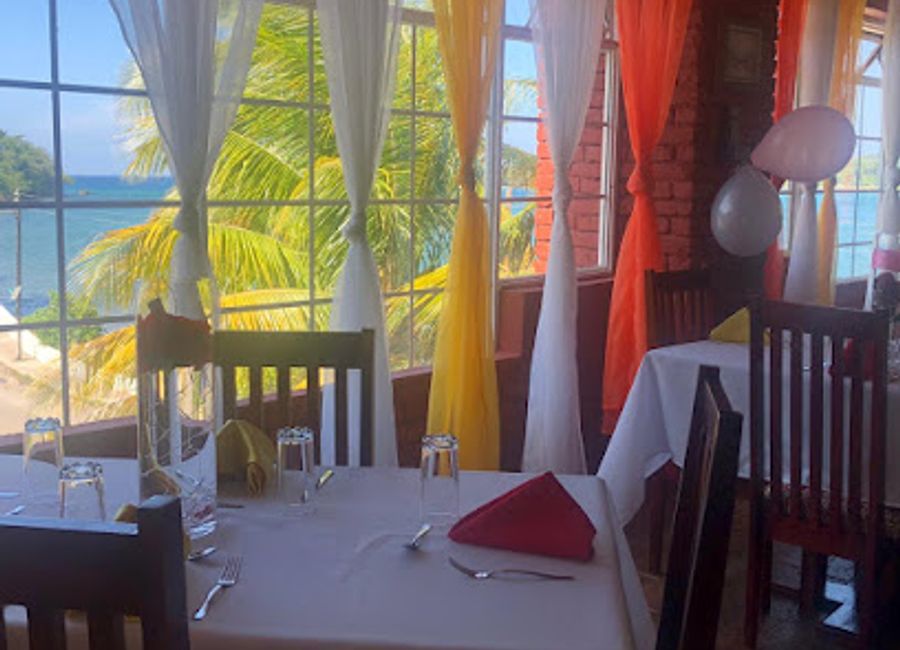 Discover exquisite flavors at Fusion Bites, where Jamaican ingredients meet international culinary artistry in Port Antonio.