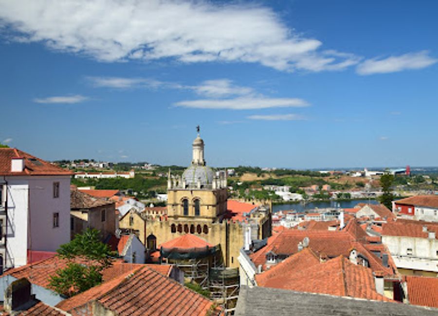 Discover the taste of authentic Portuguese cuisine with stunning views at Restaurante Loggia in Coimbra.