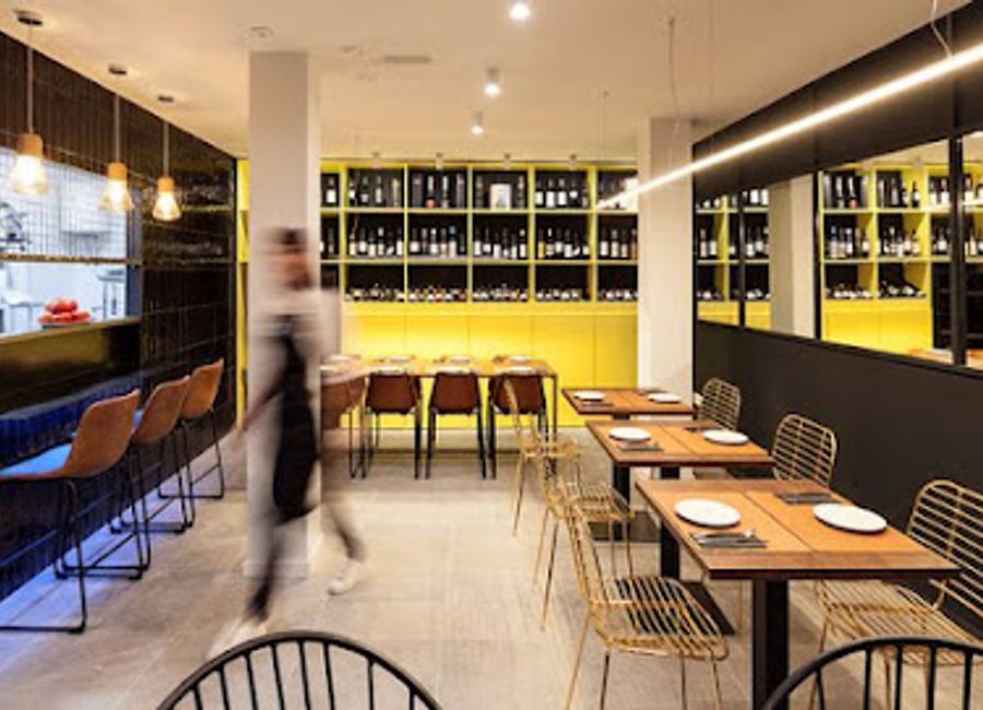 Discover the exquisite flavors of Andalusia at Palo Cortao – your ultimate destination for fine wines and authentic cuisine in Seville.