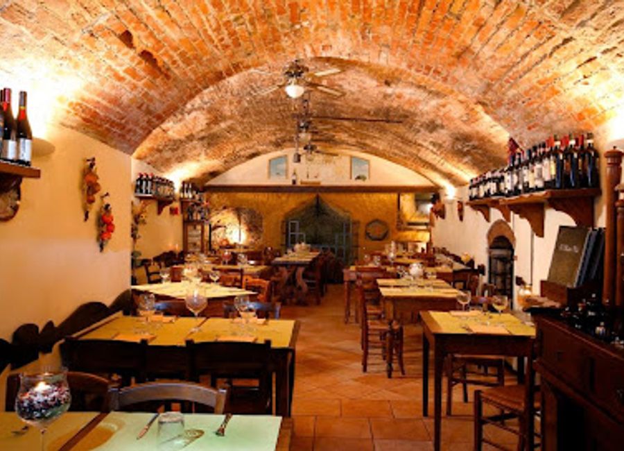 Experience authentic Tuscan cuisine at La Taverna di San Giuseppe in Siena - where every dish tells a story.