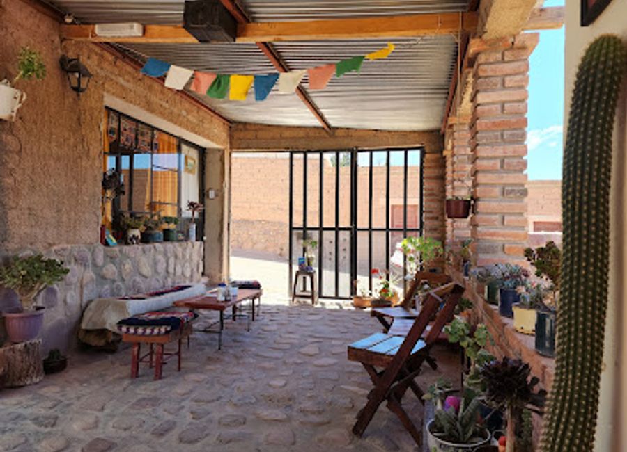 Experience authentic Jujuy flavors at Lo de Chari, a top-rated restaurant in Uquía known for its delightful local cuisine and warm hospitality.