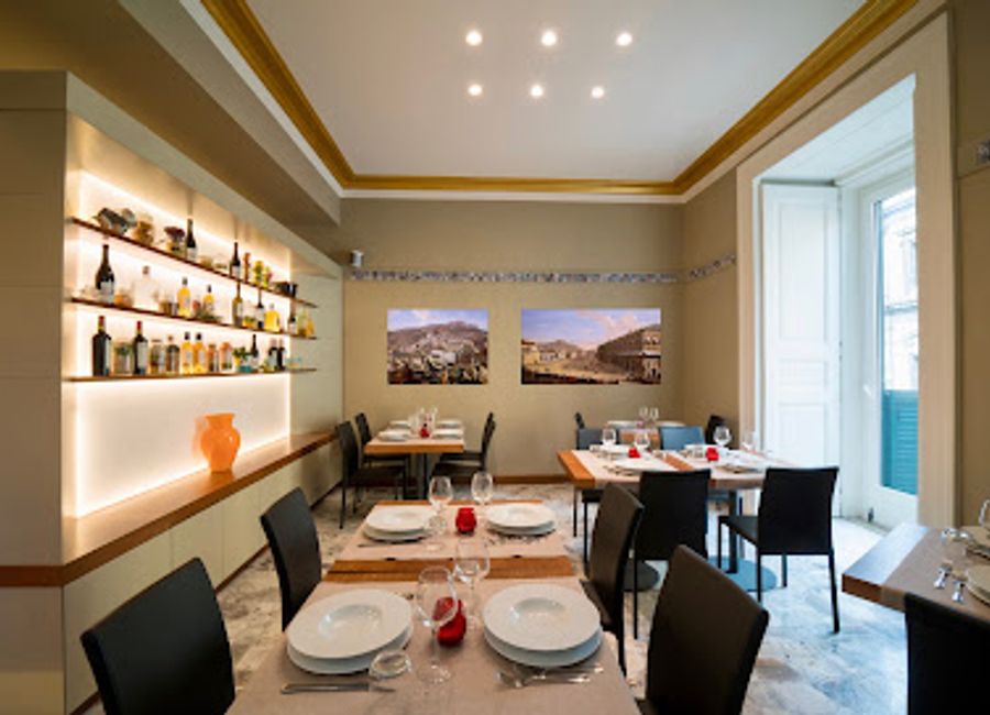 Experience the authentic flavors of Italy at Cibarè Ristorante Napoli – where seafood meets tradition in the heart of Naples.