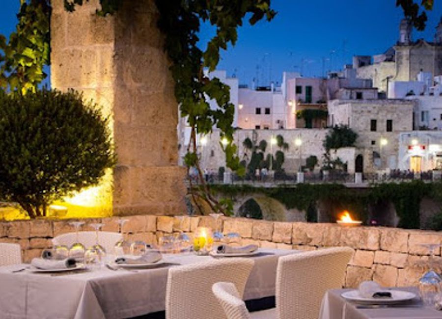 Experience authentic Italian flavors at Specchia Sant'Oronzo, where fresh seafood meets Mediterranean culinary traditions in Polignano a Mare.