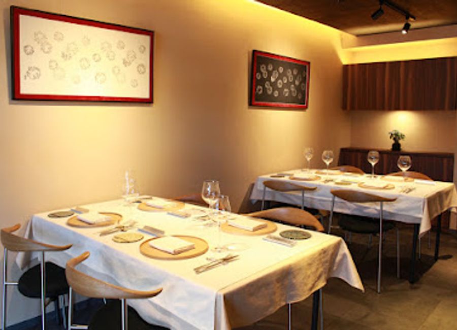 Experience exquisite kaiseki cuisine at Kakyo, where tradition meets creativity in the heart of Kyoto's historic Higashiyama Ward.