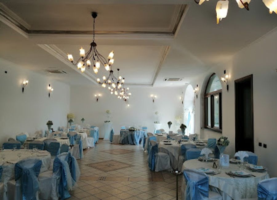 Discover authentic Italian flavors at I Giardini di Cesare in Ercolano - where every meal is crafted with passion and served with warmth.