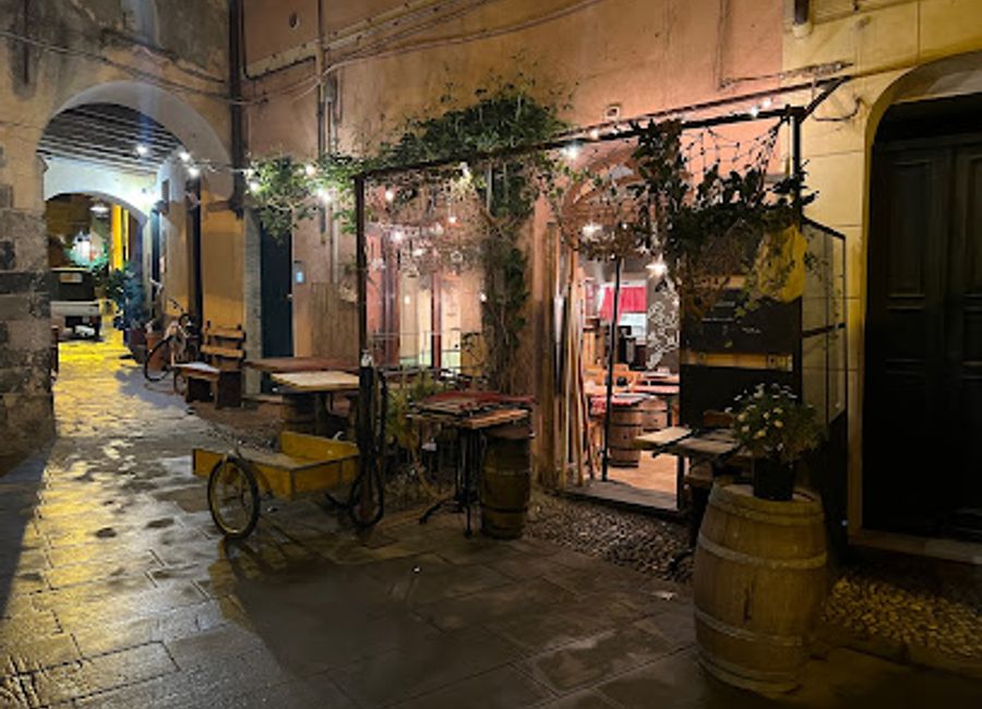 Experience authentic Italian flavors at Da Eraldo in Monterosso al Mare – a culinary gem with stunning sea views.