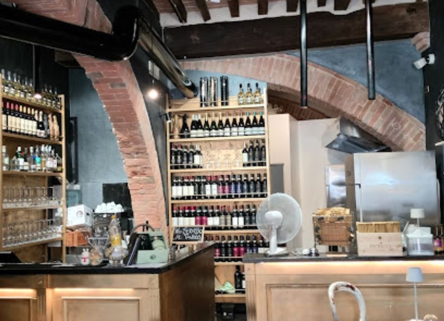 Experience authentic Tuscan cuisine at Baccano Hostarìa Montepulciano, where tradition meets flavor in every dish.