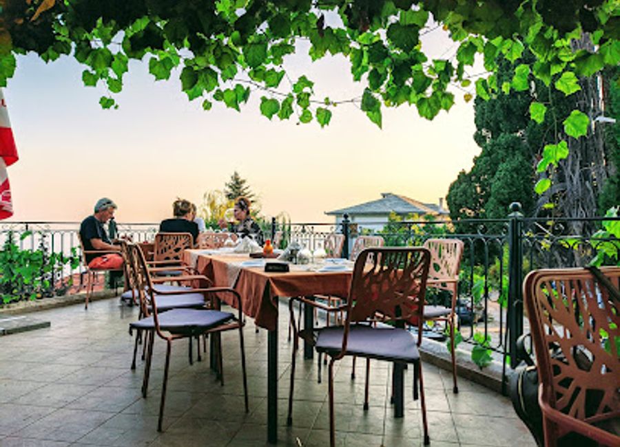 Discover the authentic taste of Greece at Tavern Pelion Geuseis in Portaria – where tradition meets flavor.