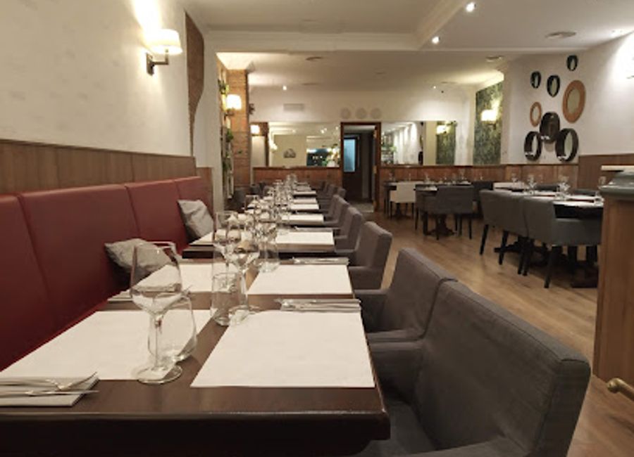 Savor authentic Mediterranean cuisine at ELIAN RESTAURANT in Tarragona, where every dish tells a story of flavor and tradition.