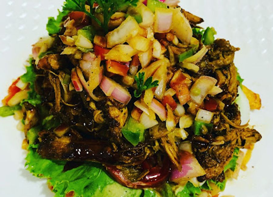 Experience authentic Senegalese cuisine at Chez Kia in Ziguinchor - where every meal tells a story of flavor and tradition.