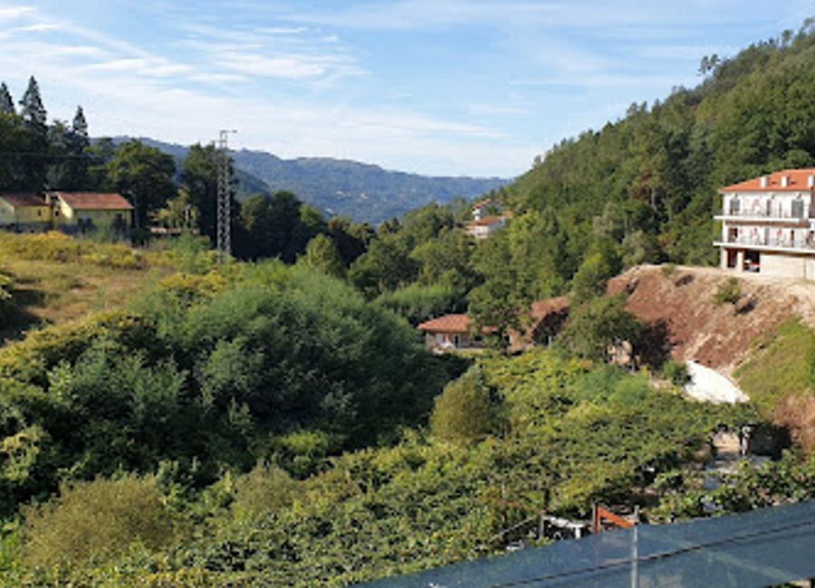 Discover authentic Portuguese cuisine at O Pimpão in Gerês—where culinary tradition meets breathtaking nature.
