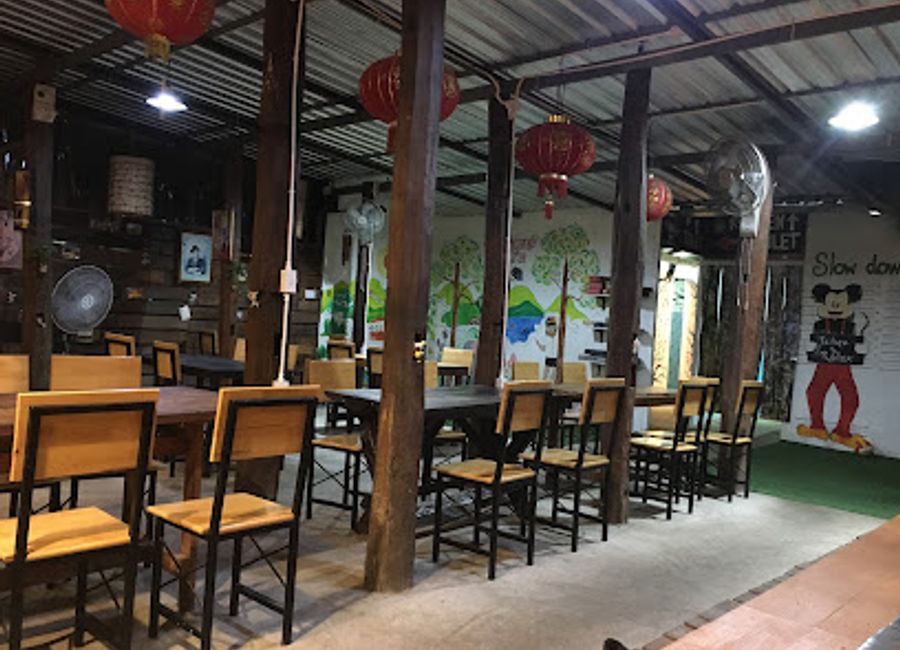 Discover authentic Thai flavors at Sugarcane Home in Pai - a delightful dining experience awaits you.