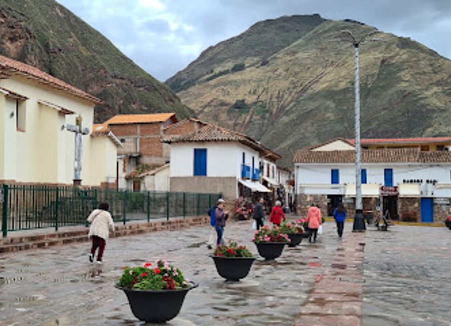 Discover authentic Peruvian cuisine at Cuchara de Palo Restaurant in Pisac – a delightful dining experience amidst breathtaking Andean scenery.