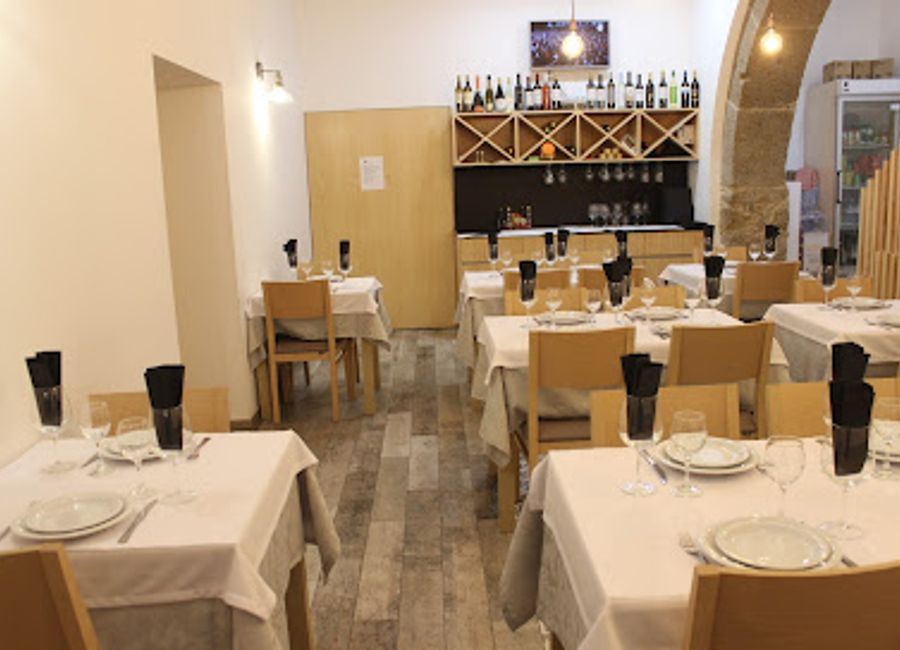 Experience authentic Portuguese cuisine at O Porão Limiano in Ponte de Lima – a culinary gem blending tradition with delightful flavors.