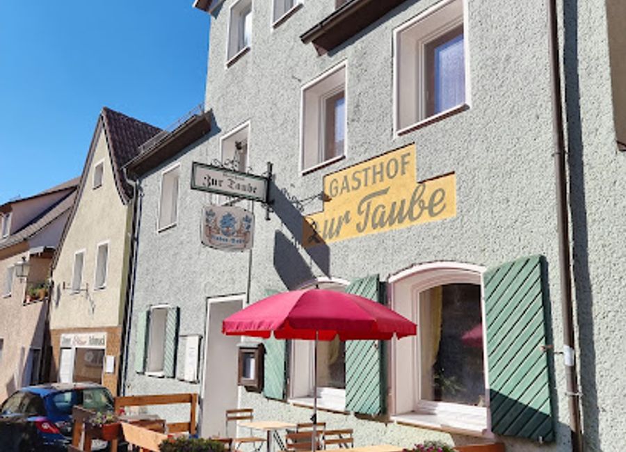 Discover the flavors of Bavaria at Gasthof zur Taube – your go-to destination for authentic German cuisine in Gräfenberg.