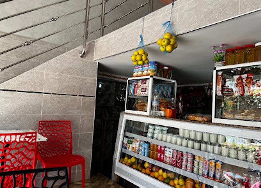 Discover authentic Moroccan flavors at Crèmerie Assada in Taroudant – where tradition meets taste.