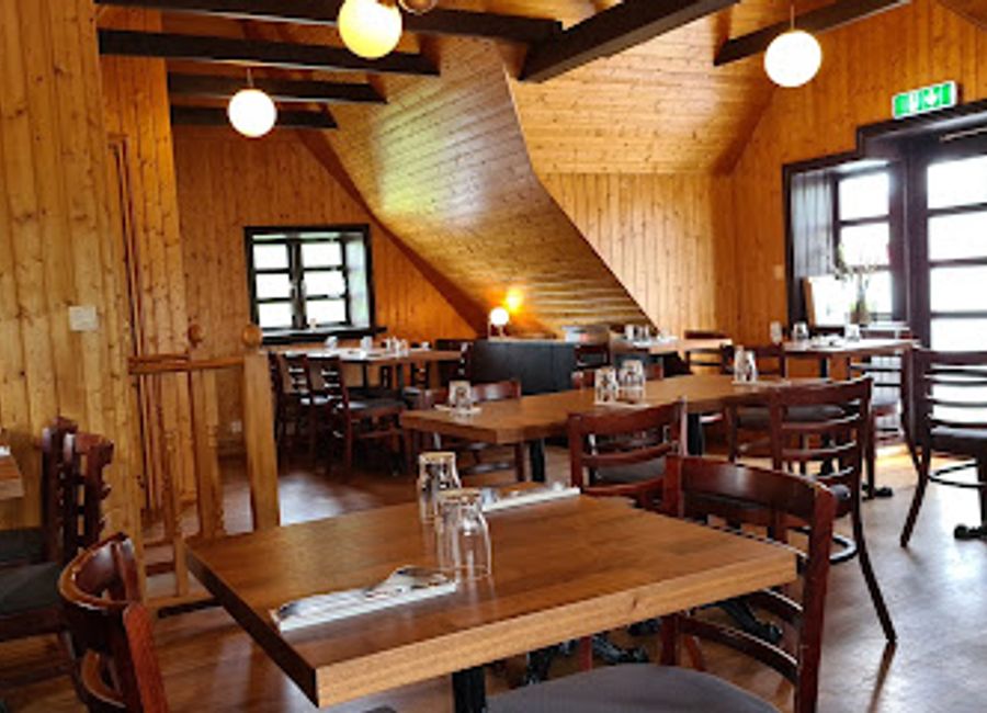 Discover the authentic taste of Iceland at Nielsen Restaurant in Egilsstaðir—where local ingredients meet exquisite culinary artistry.