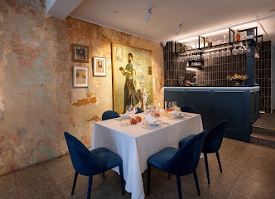 Experience exquisite fine dining at Carte in Glebe—where seasonal flavors and elegant ambiance create unforgettable moments.