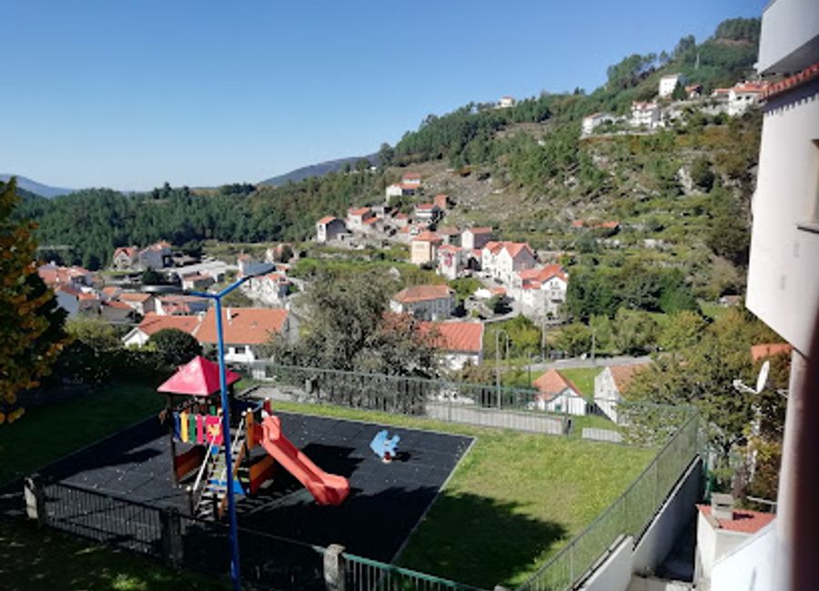 Experience authentic Portuguese cuisine at Restaurante Império in Loriga – where every dish tells a story of tradition and flavor.