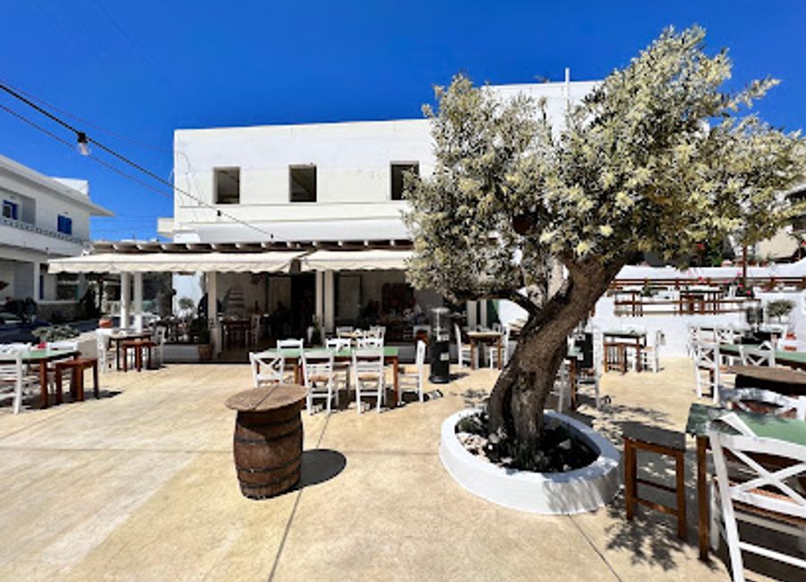 Experience authentic Greek flavors at To Elliniko Restaurant in Naxos - where tradition meets taste in a family-friendly setting.