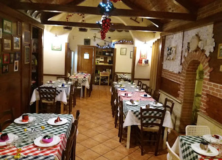 Discover Vinàlia: A delightful Italian restaurant in Canosa di Puglia serving authentic dishes made from fresh local ingredients.