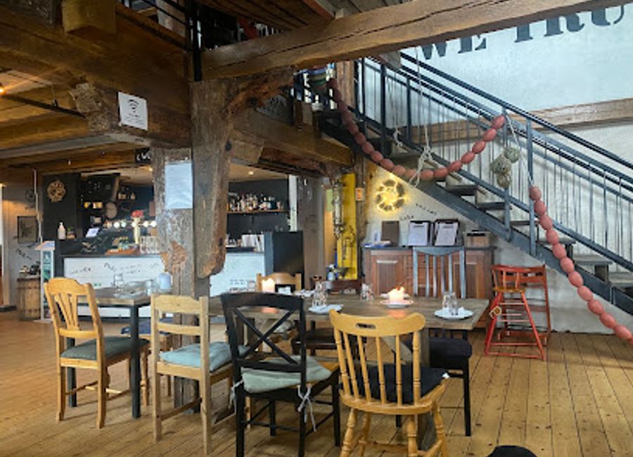 Experience authentic Northern Norwegian cuisine at Full Steam Tromsø, where fresh seafood meets cozy ambiance in the heart of Arctic beauty.