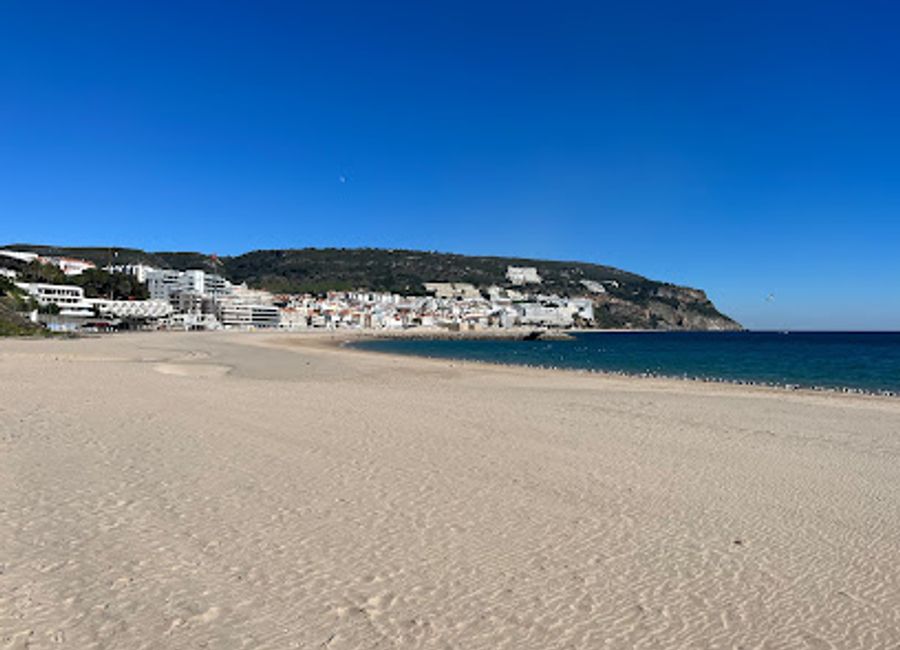 Experience exquisite seafood and local flavors at Portofino in Sesimbra – a culinary gem by the sea.